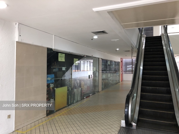 Upper Serangoon Shopping Centre (D19), Retail #394576141